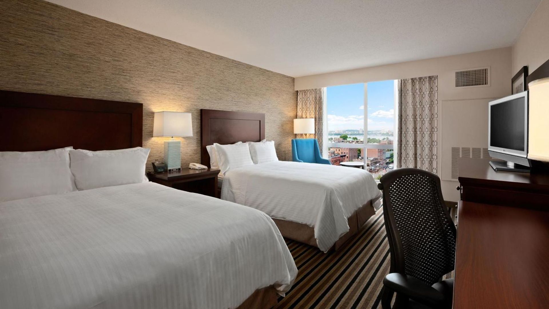 Wyndham Beacon Hill Hotel