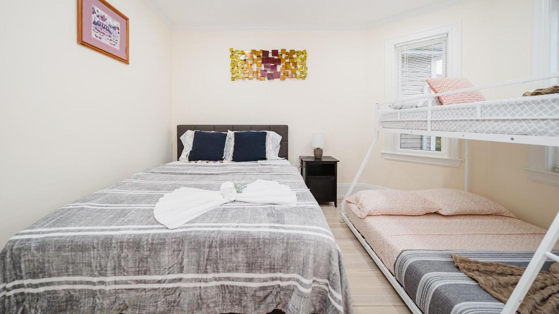 76 Carruth - 4br Cozy And Lovely Apartment
