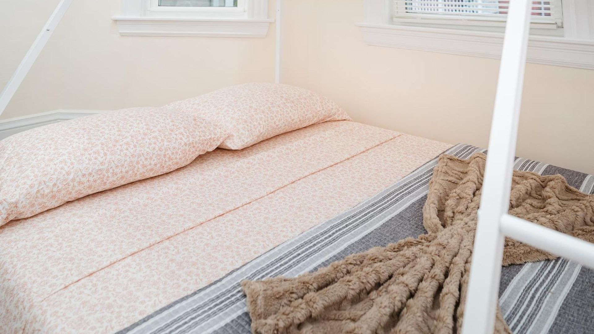 76 Carruth - 4br Cozy And Lovely Boston