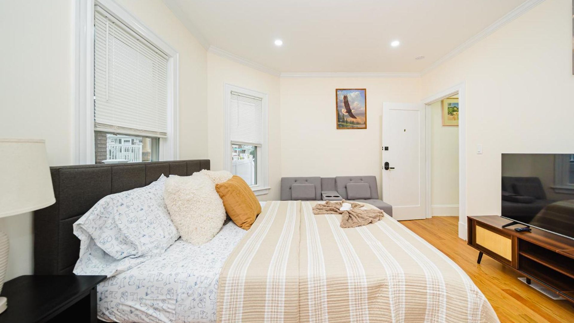76 Carruth - 4br Cozy And Lovely Apartment