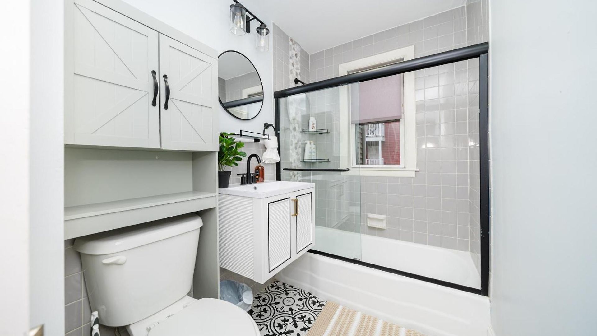 76 Carruth - 4br Cozy And Lovely Apartment *