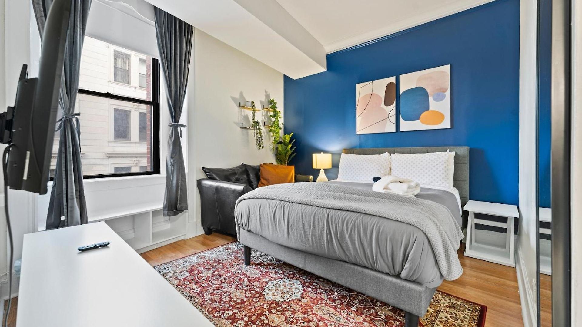 Furnished In Downtown *