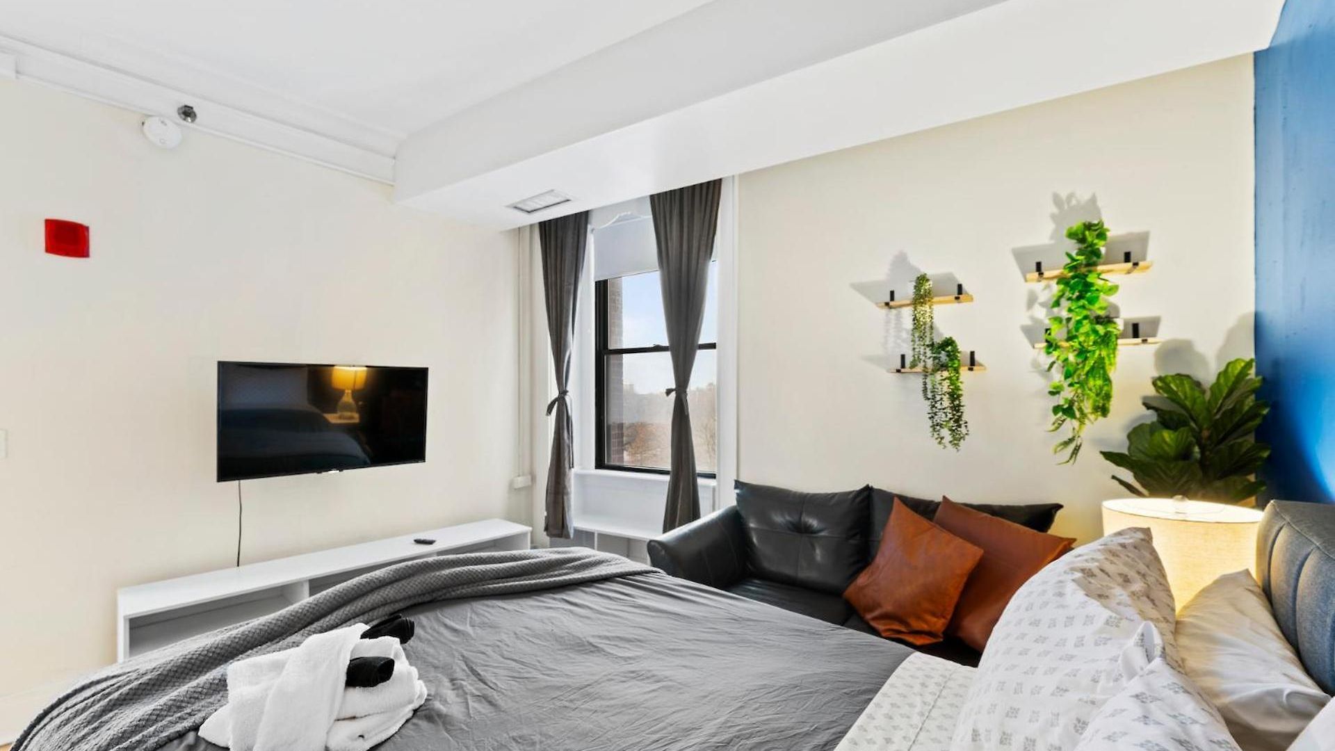 Furnished In Downtown Apartment *