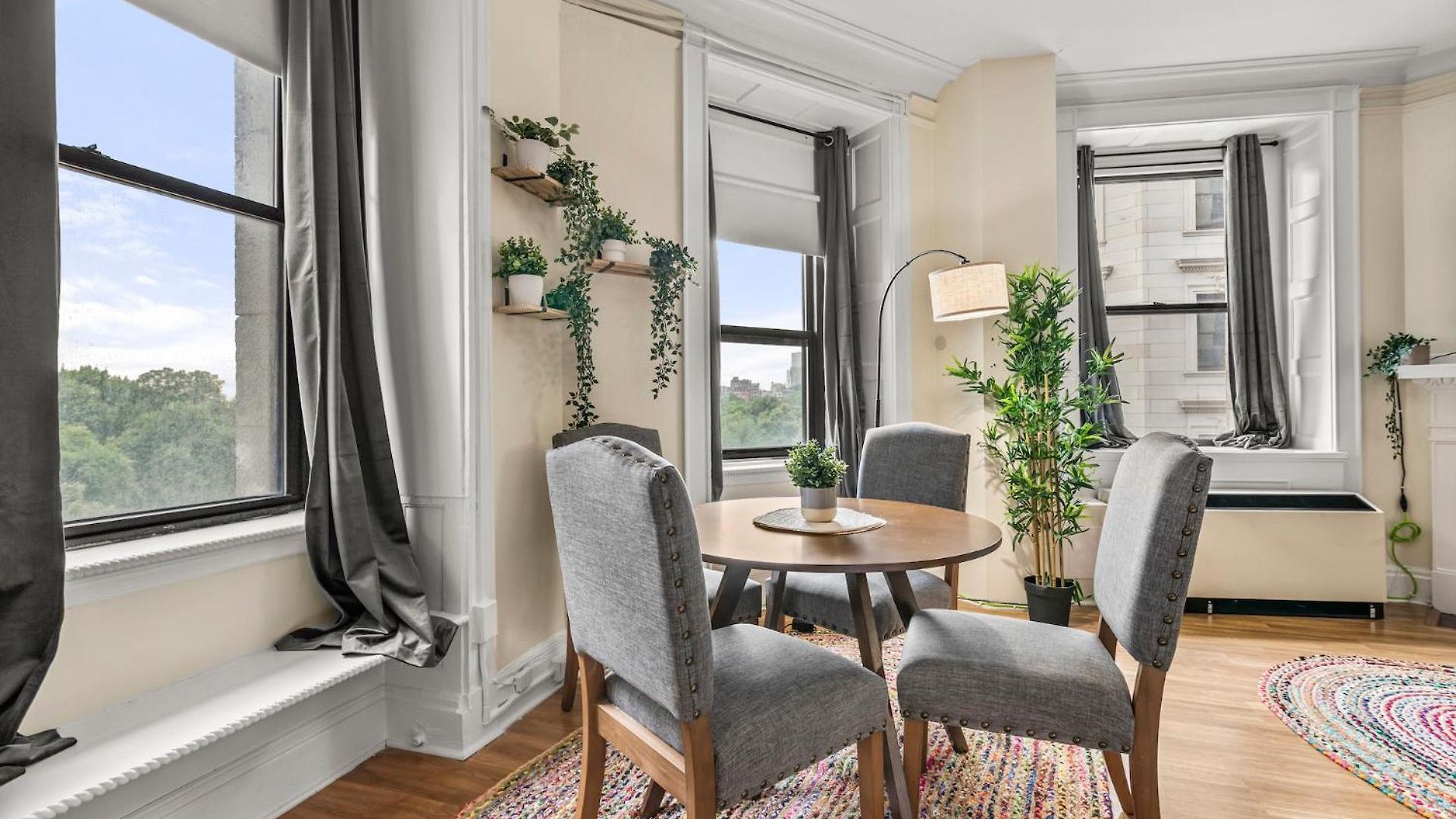 Furnished In Downtown *