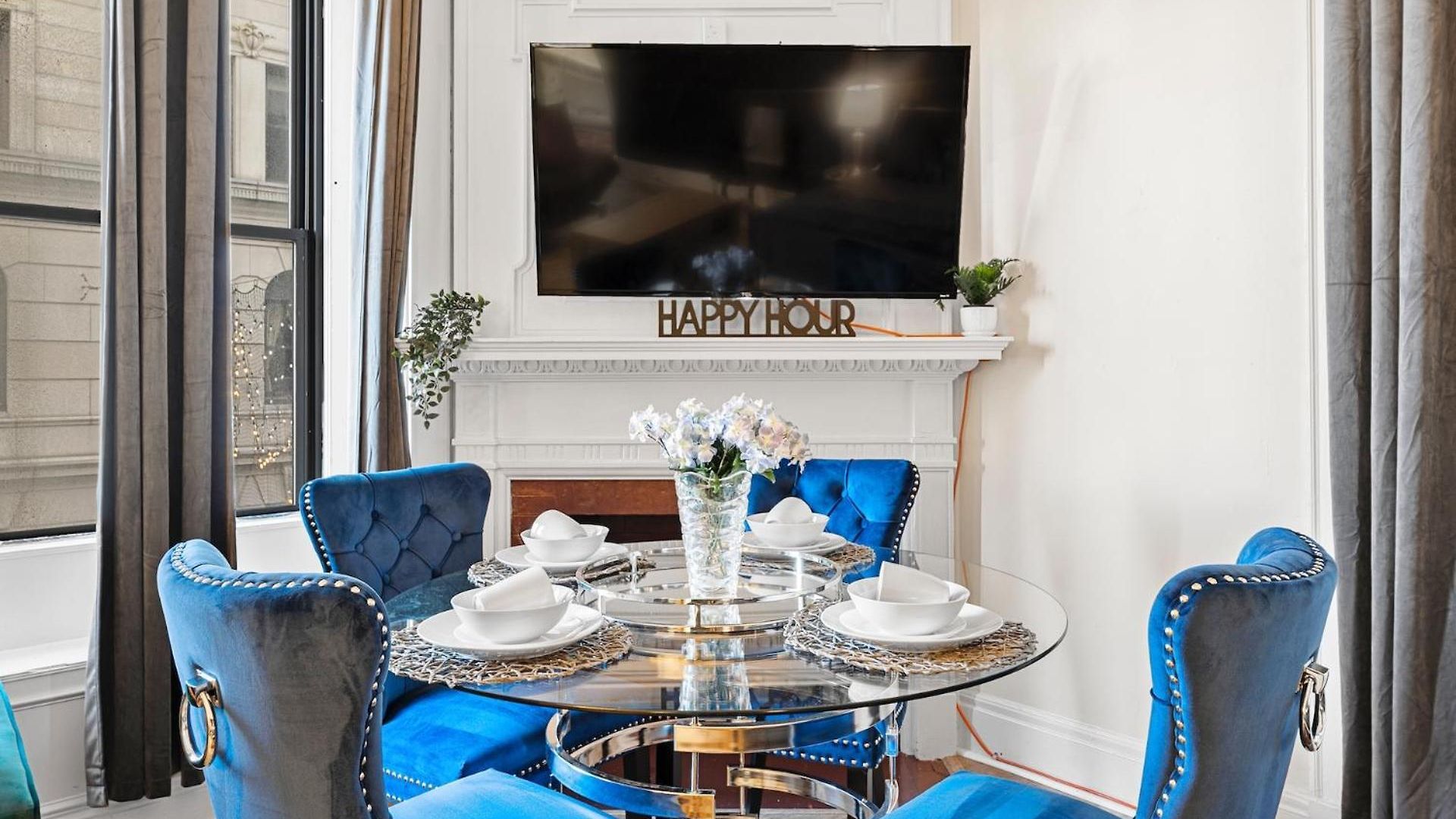 Apartment Furnished In Downtown *