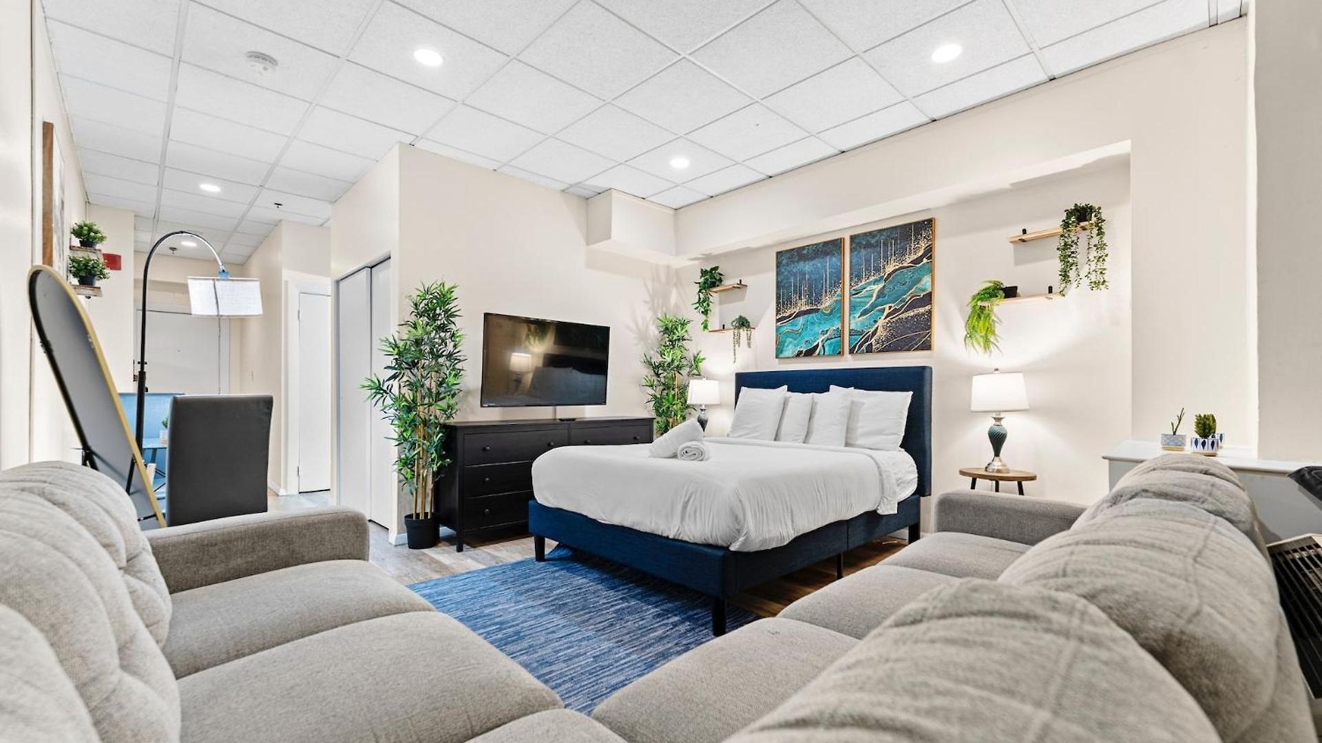 Furnished In Downtown Apartment *