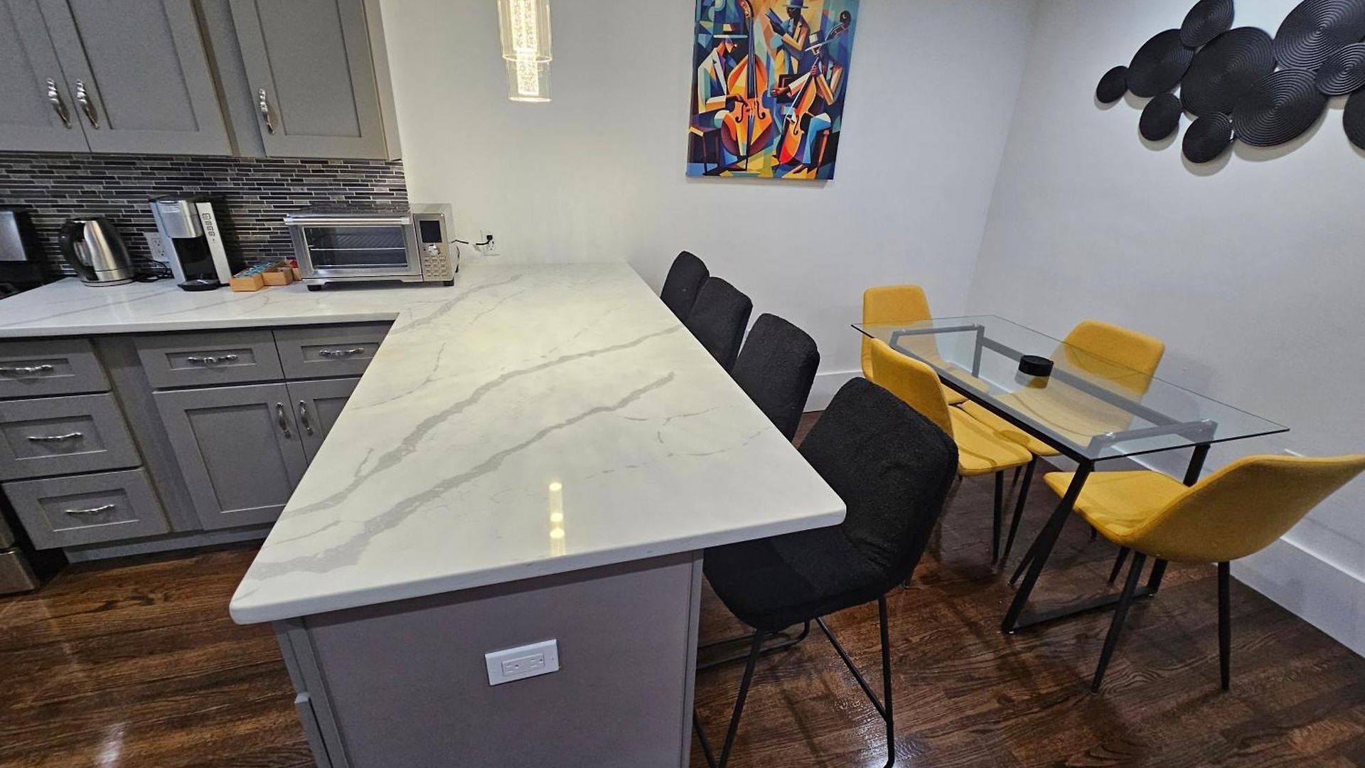 Brand New 4br House 20min Downtown