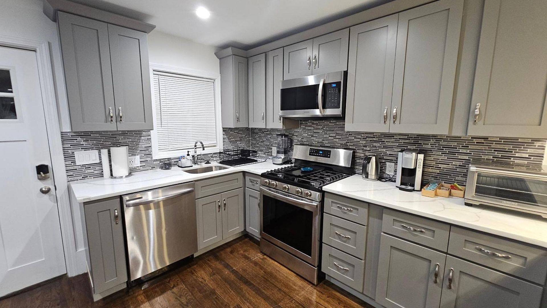 Brand New 4br House 20min Downtown *
