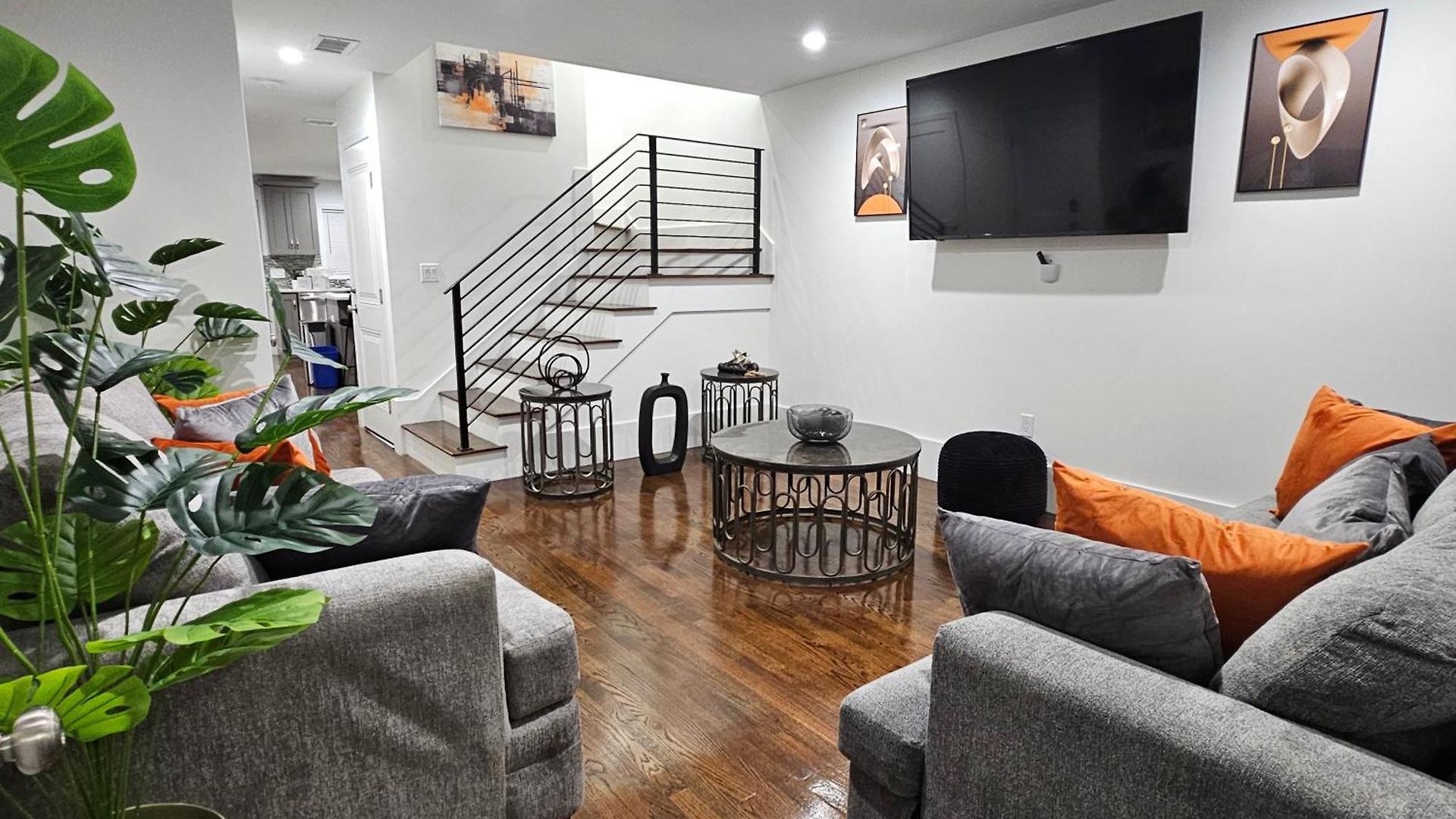 Brand New 4br House 20min Downtown Holiday home *