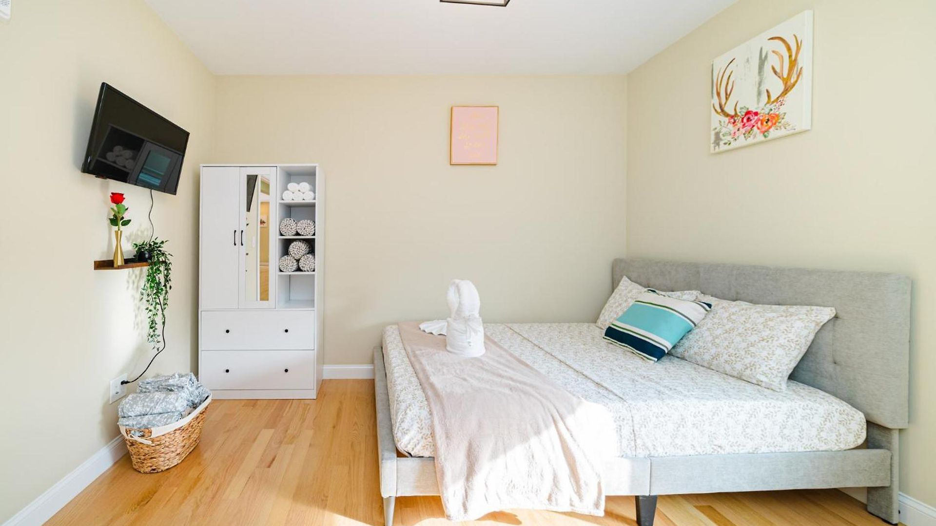 Sleek 3br - World Cup 2026 Escape - Near Franklin Park 60-3