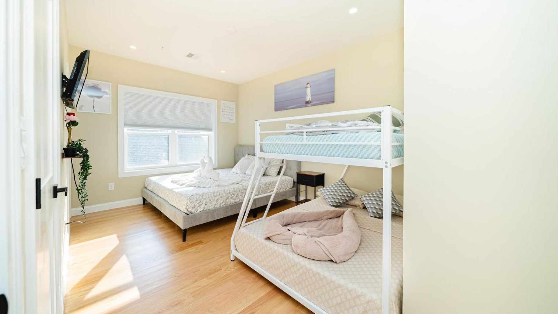 Sleek 3br - World Cup 2026 Escape - Near Franklin Park 60-3 *