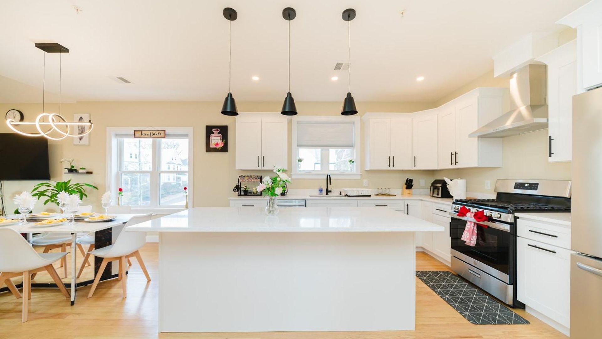 Sleek 3br - World Cup 2026 Escape - Near Franklin Park 60-3 *