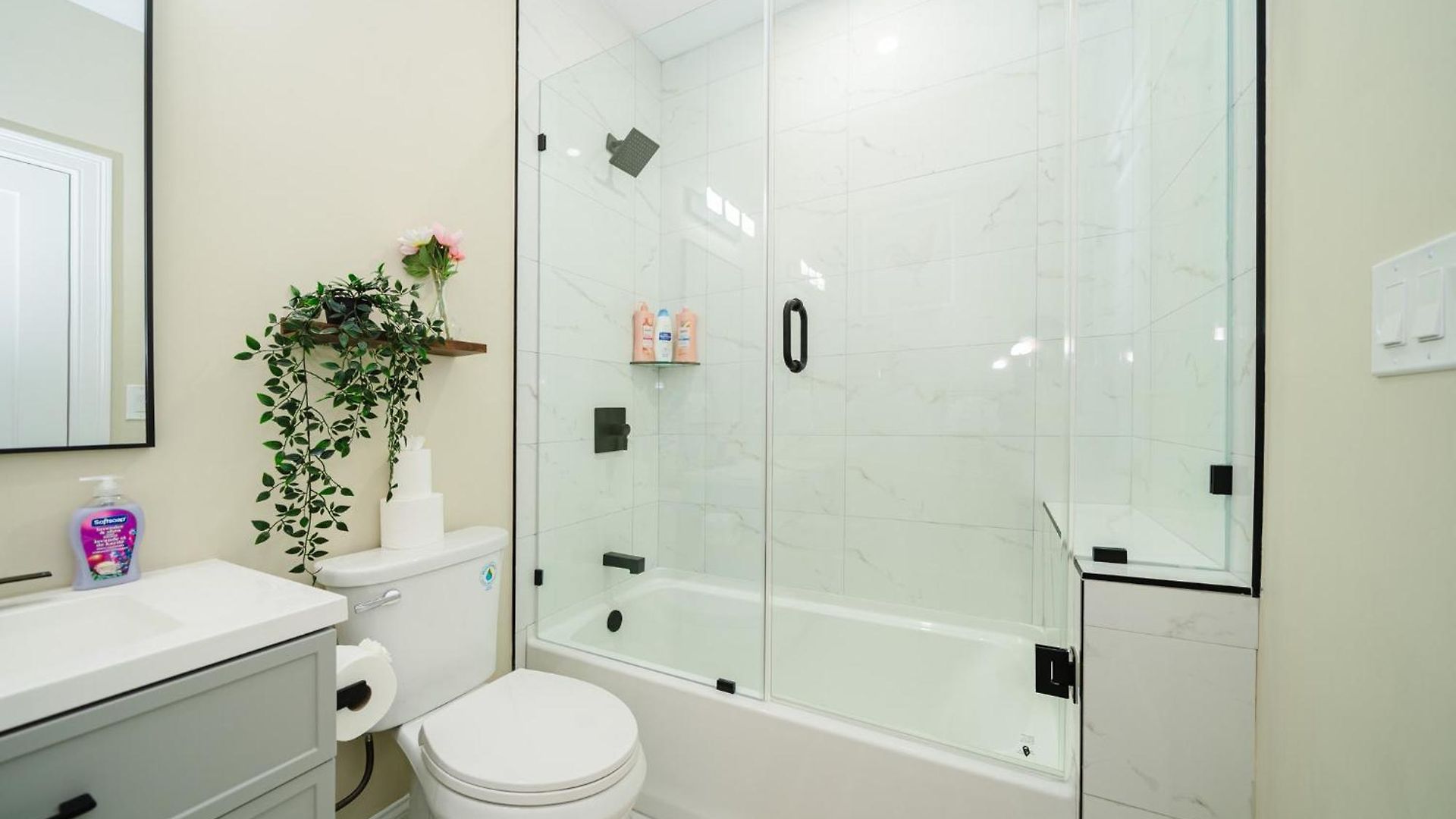 Sleek 3br - World Cup 2026 Escape - Near Franklin Park 60-3 *