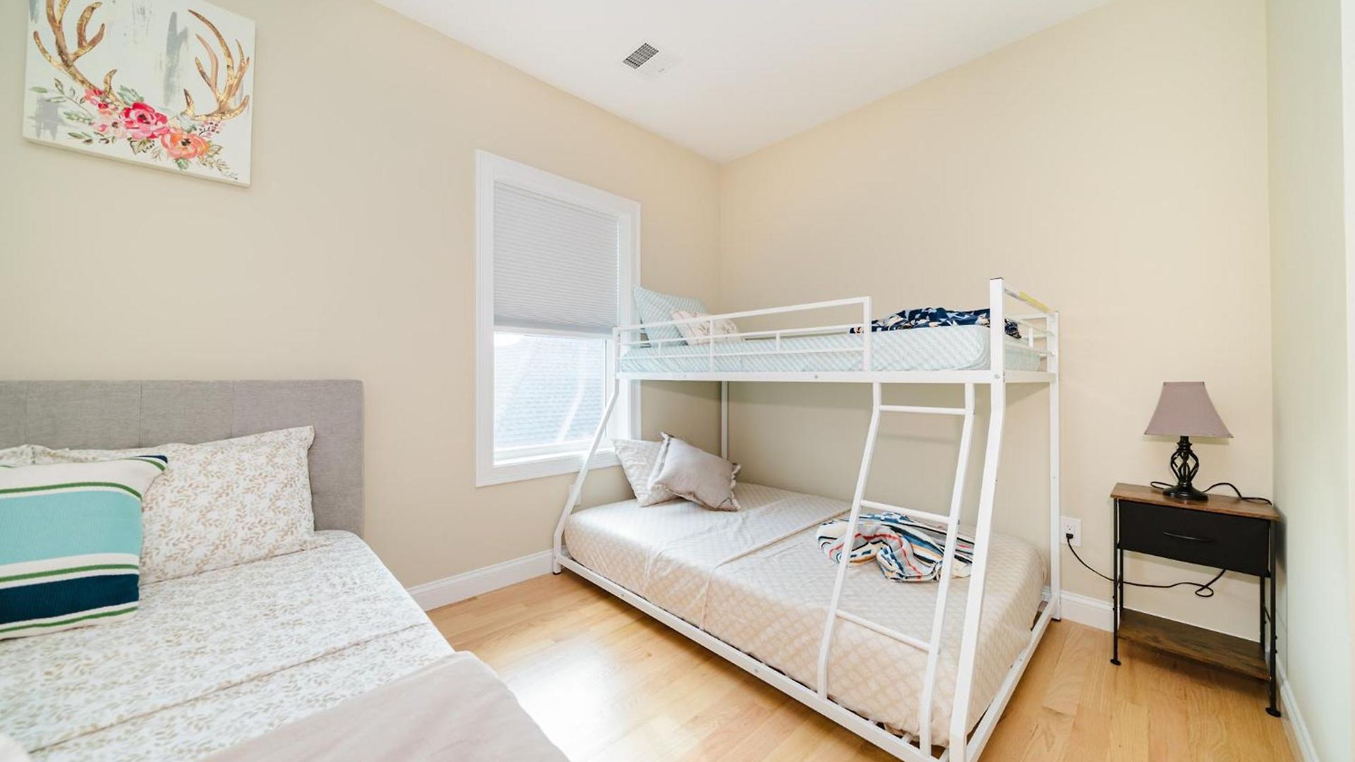 Sleek 3br - World Cup 2026 Escape - Near Franklin Park 60-3