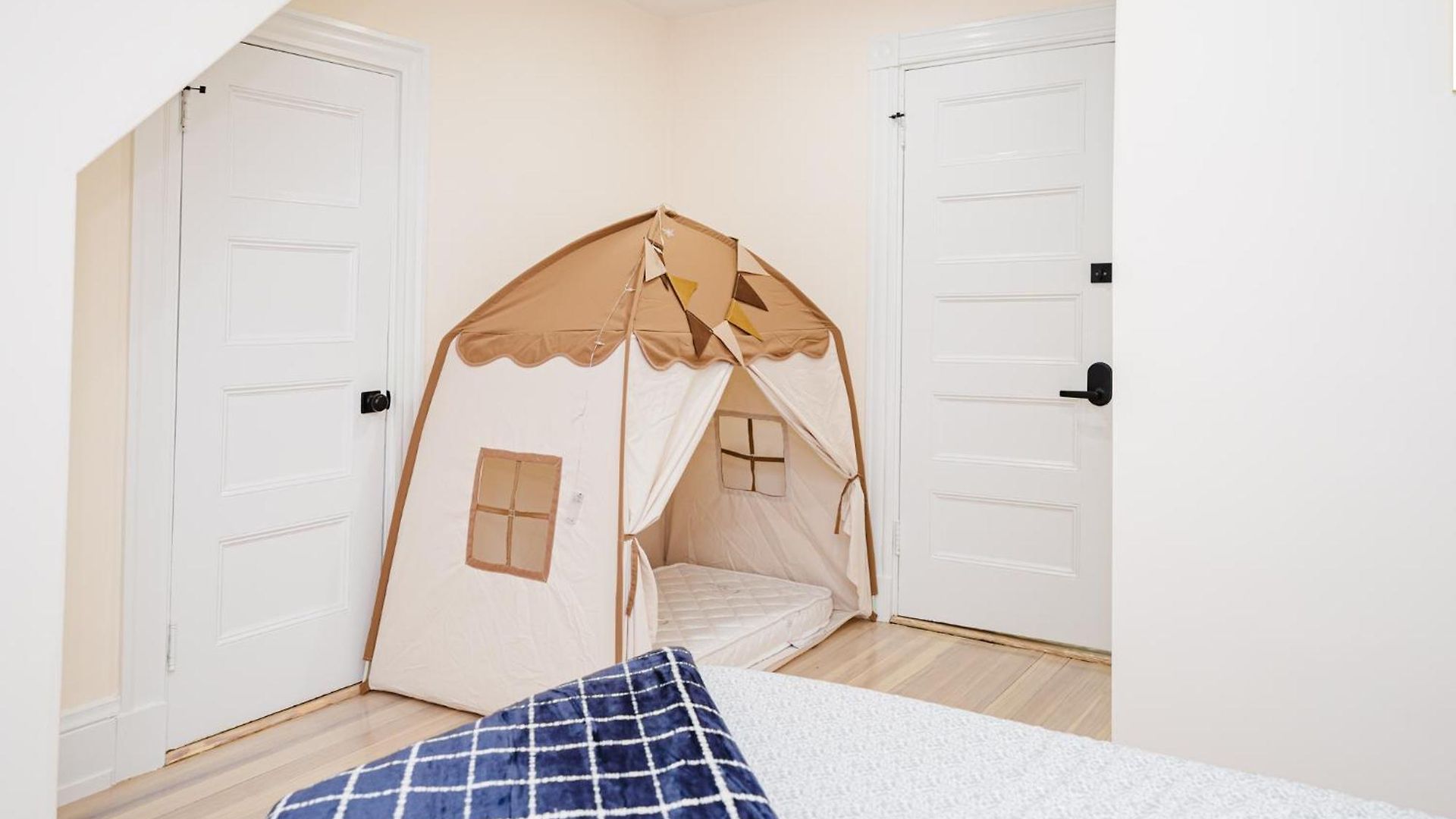 76-2 5br Cozy In Boston