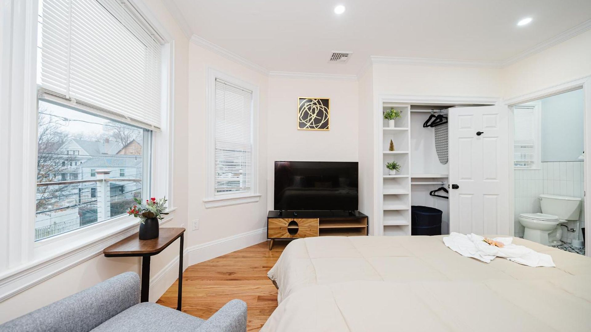 76-2 5br Cozy In Apartment