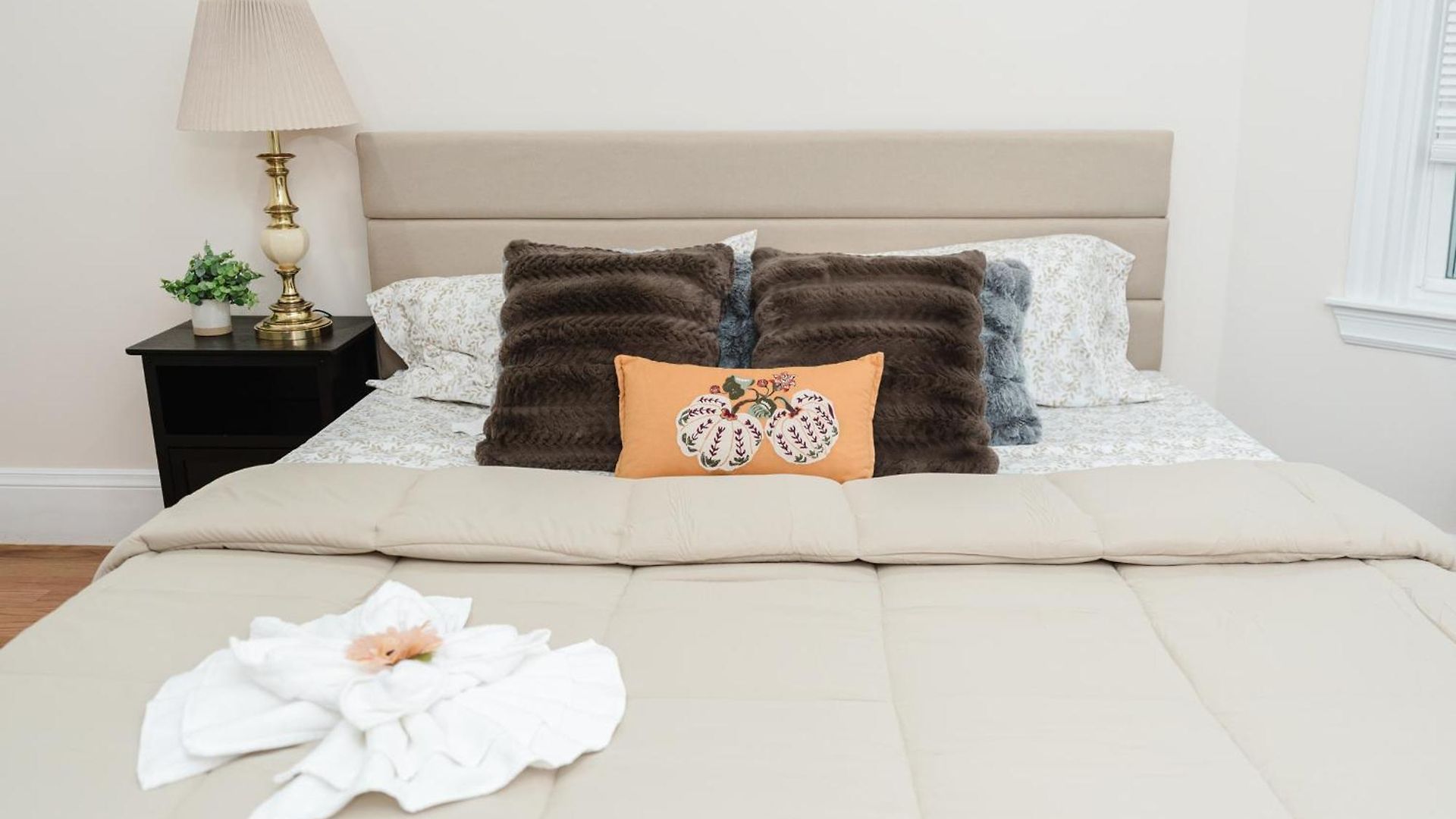 Apartment 76-2 5br Cozy In