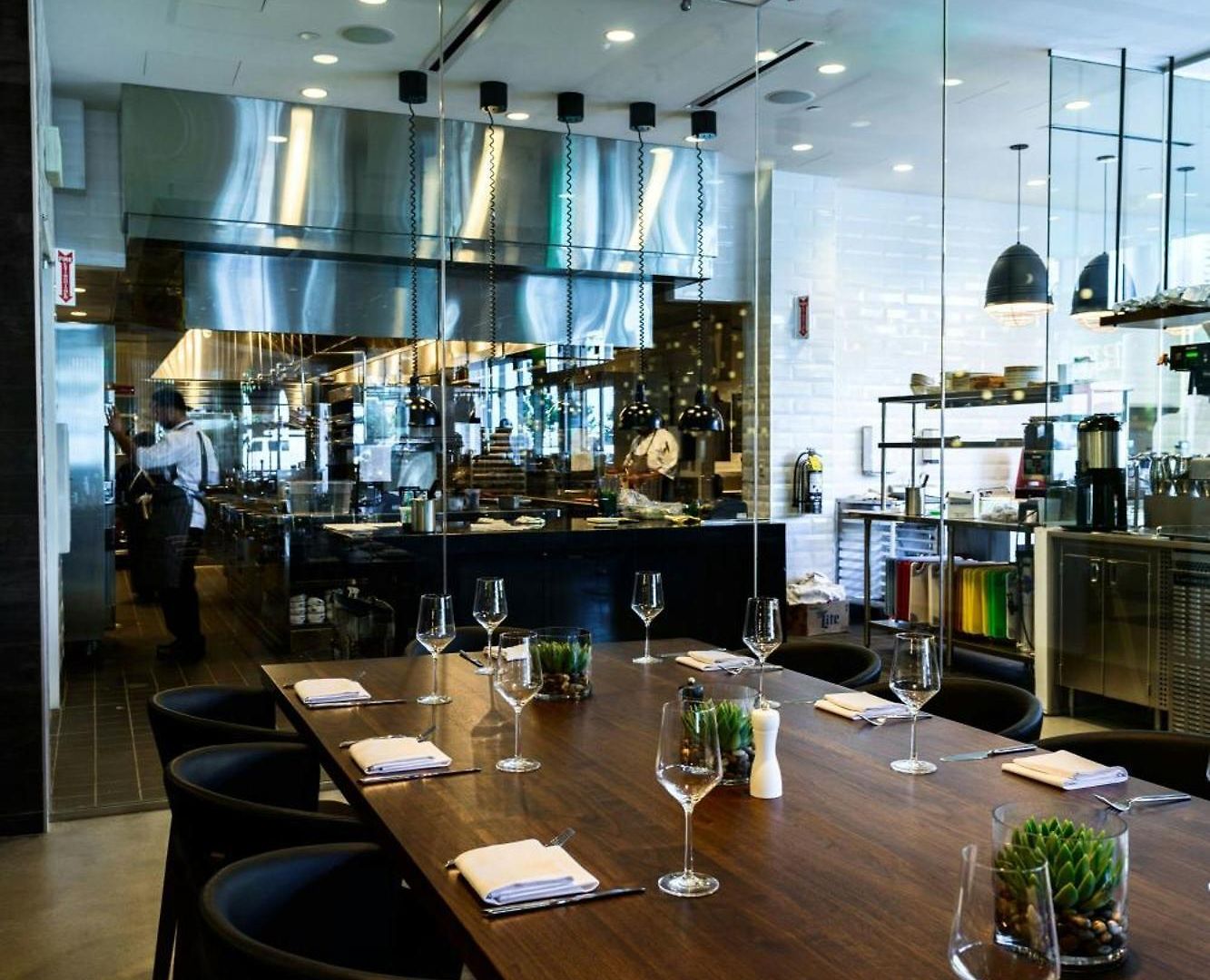 The Envoy Hotel, Autograph Collection Hotel 4*