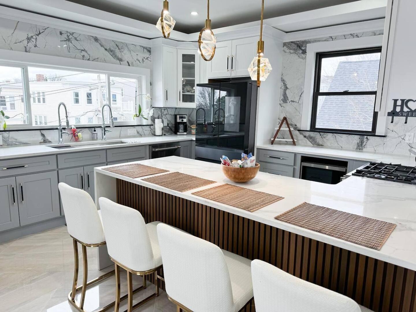 3br Gem Skyline Views, Laundry & Air Boston