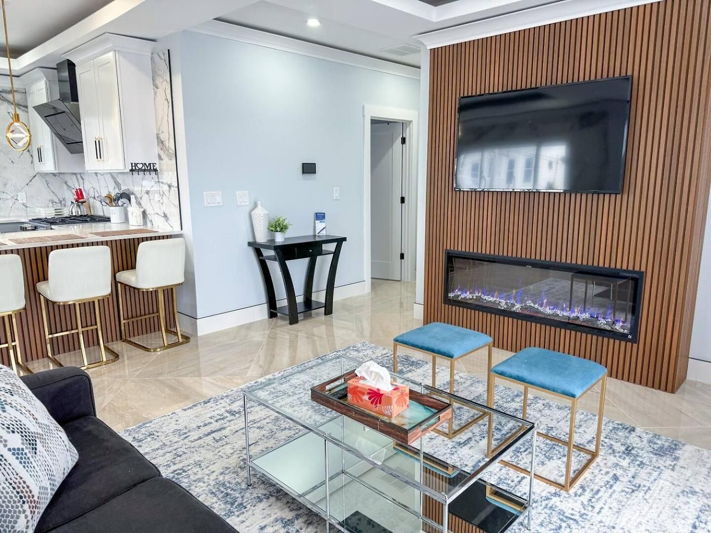 3br Gem Skyline Views, Laundry & Air * Boston