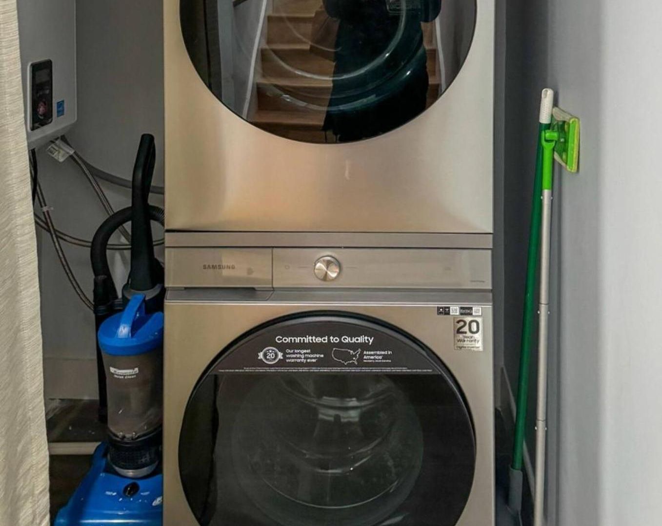 3br Gem Skyline Views, Laundry & Air