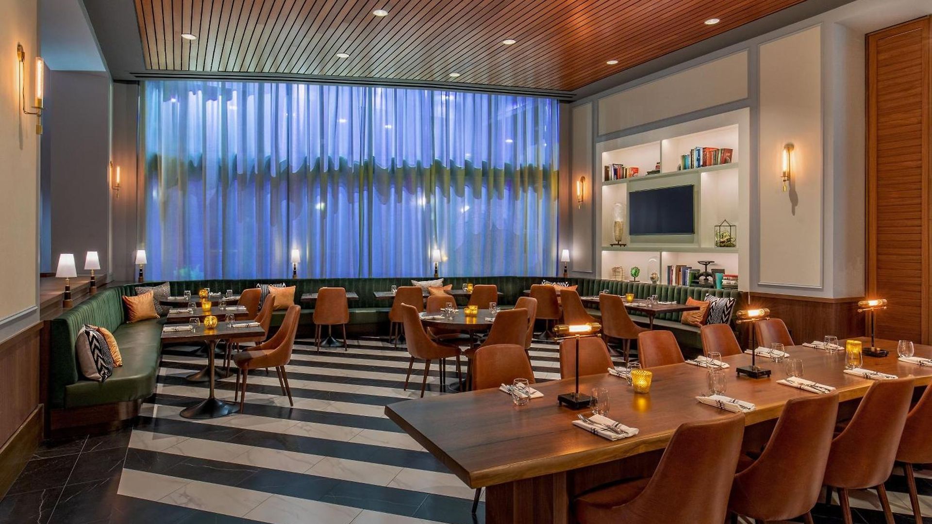 Renaissance Seaport District Hotel Boston
