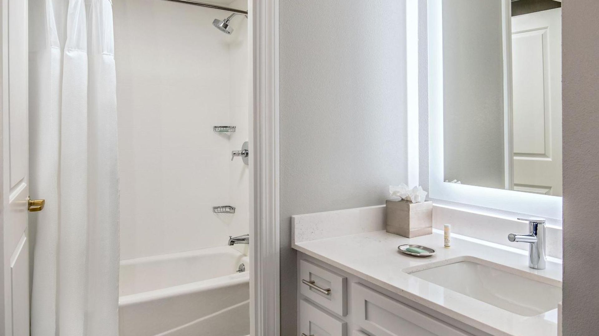By Marriott Harbor On Tudor Wharf 3*