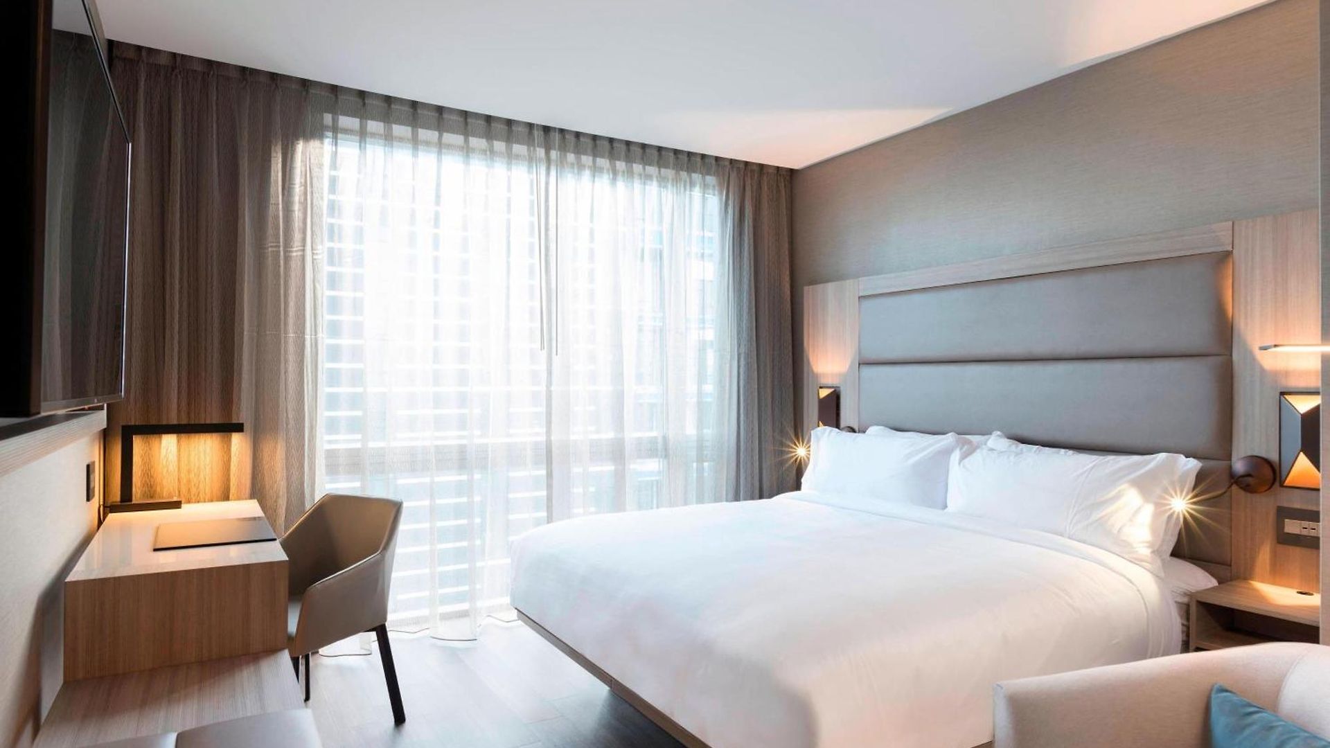 Hotel Ac By Marriott Downtown 4*