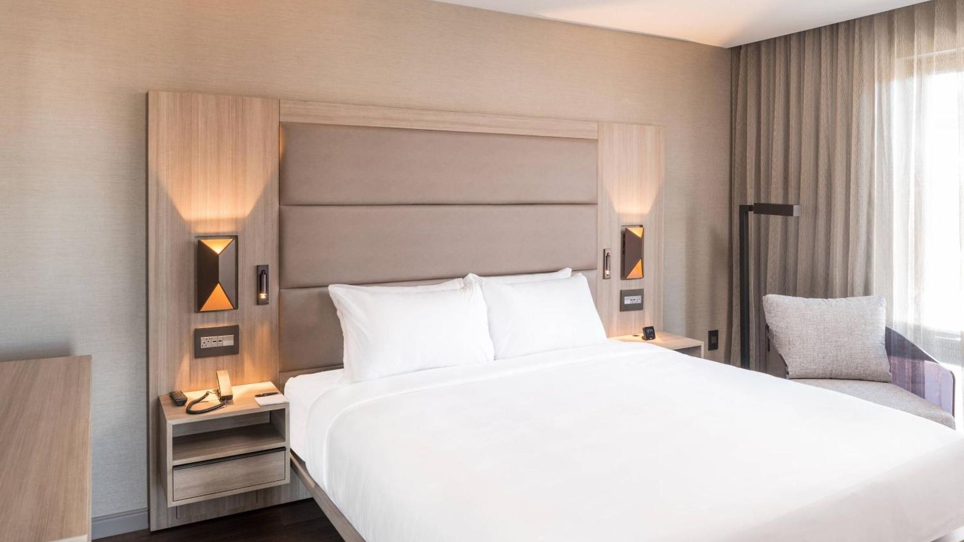 Ac By Marriott Cleveland Circle Boston