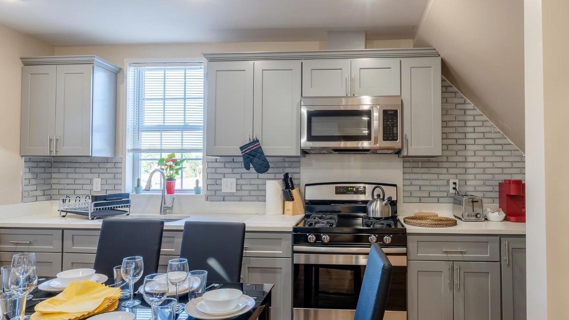 Family-Friendly 4Br Boston Stay Near Franklin Park, Free Parking, Near Mtba 233-3 Apartment *