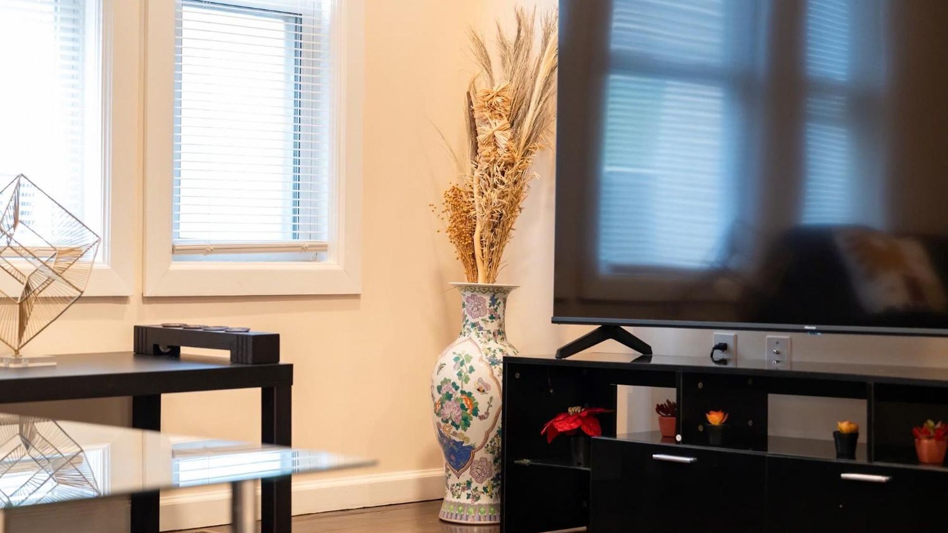 Stylish 4br Boston, Pet-friendly Near Savin Hill, I-93 & Red Line 30-1 Boston