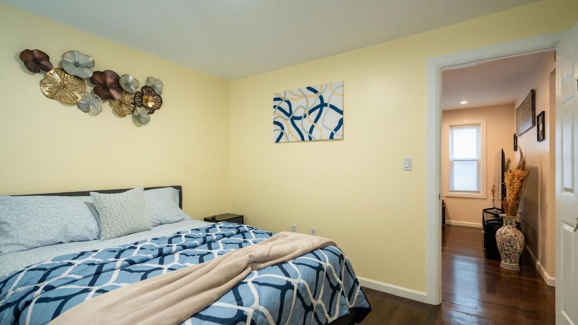 Stylish 4br Boston, Pet-friendly Near Savin Hill, I-93 & Red Line 30-1 Apartment Boston
