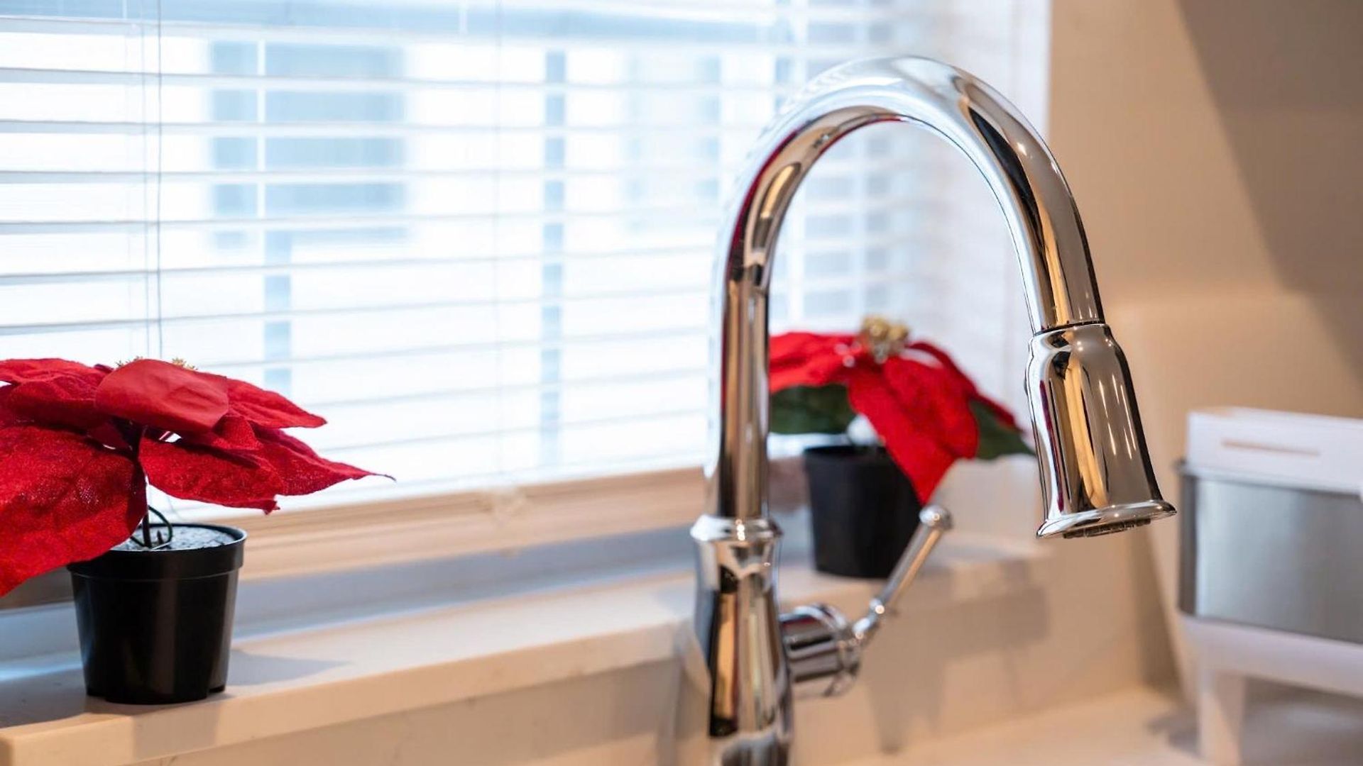 Stylish 4br Boston, Pet-friendly Near Savin Hill, I-93 & Red Line 30-1 Apartment Boston