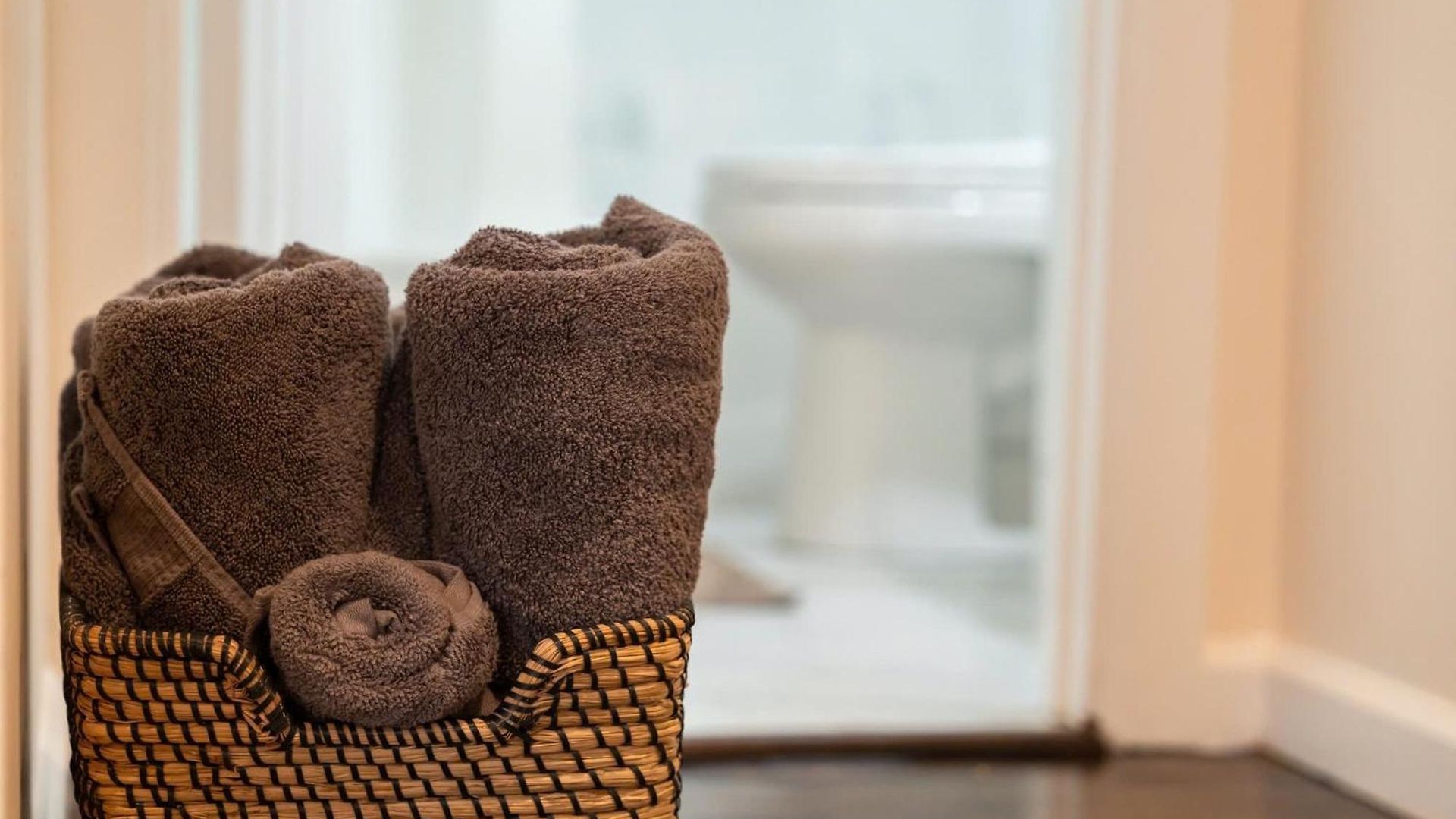 Stylish 4br Boston, Pet-friendly Near Savin Hill, I-93 & Red Line 30-1 *