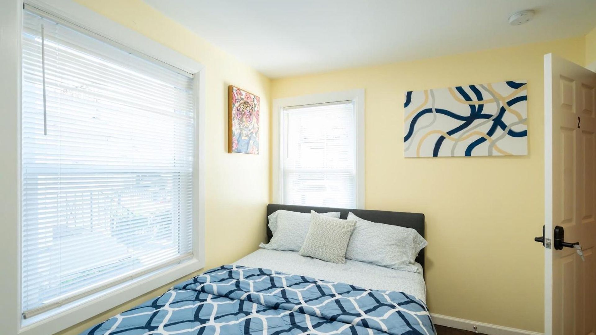 Apartment Tranquil 3br W Balcony, Parking, Bathtub Near Franklin Park Zoo 303