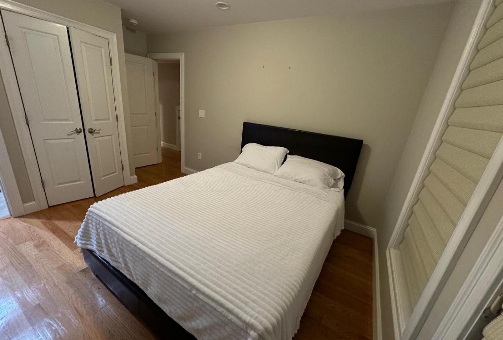 Apartment Ultra Convenient Luxury In South With Private Parking Garage *