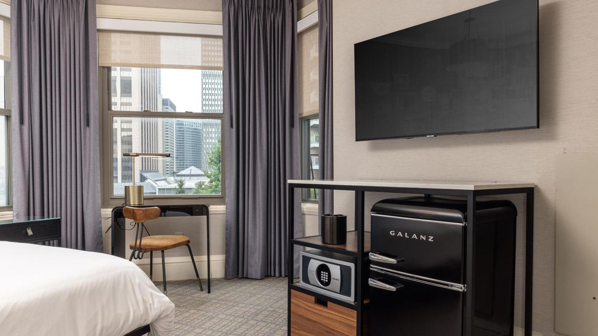 Hotel Copley Square Hotel, A Found