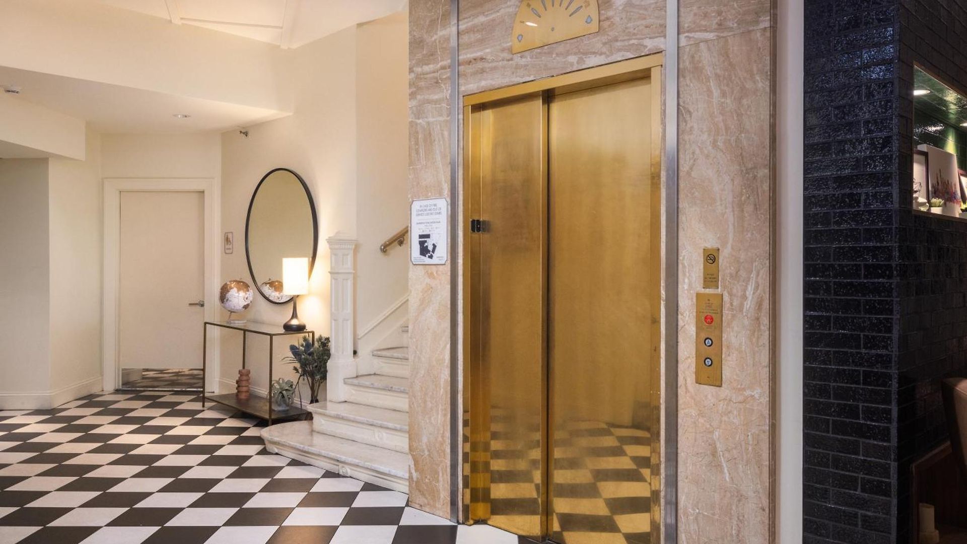 Hotel Copley Square Hotel, A Found