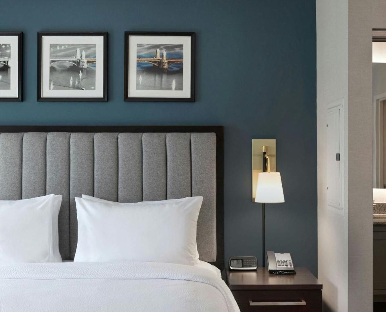 Hotel By Marriott Back Bay/fenway 3*
