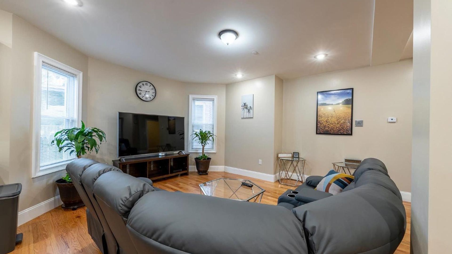 4br - Pet Friendly & Free Parking, Near Mbta Station 2331