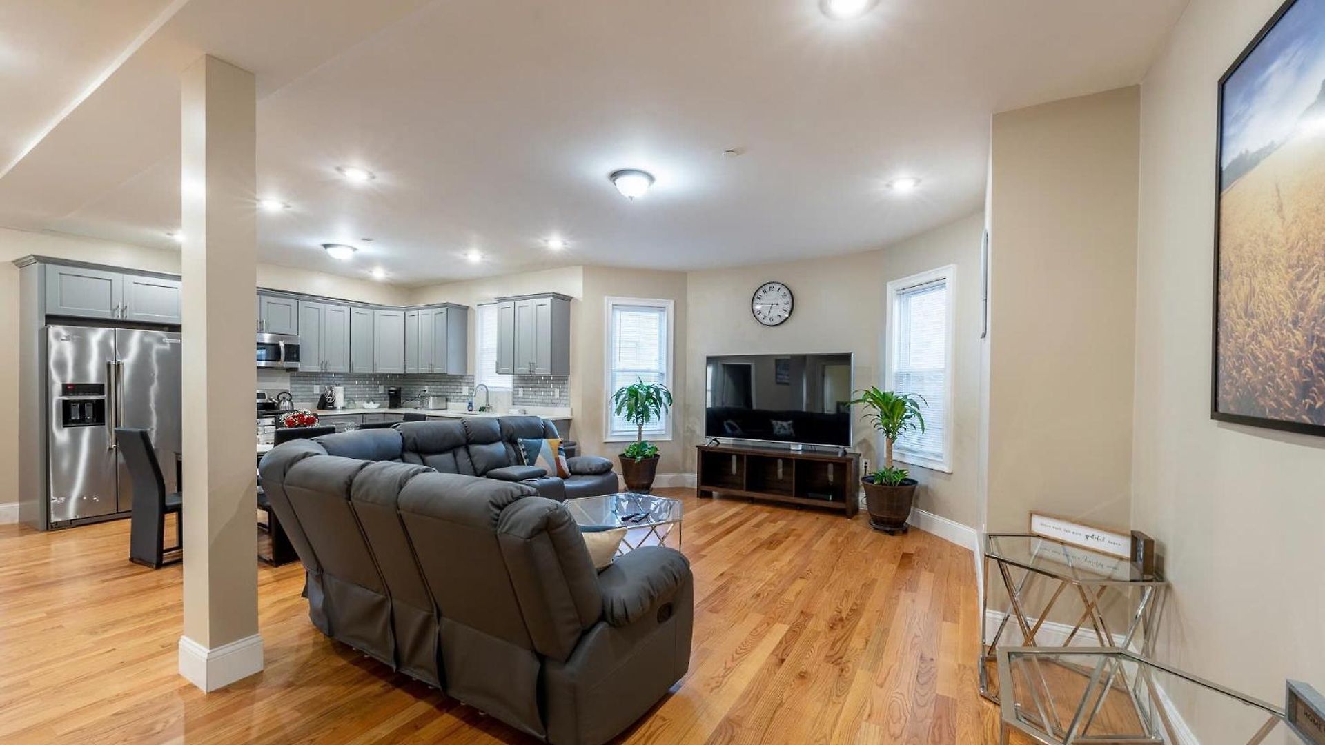 Apartment 4br - Pet Friendly & Free Parking, Near Mbta Station 2331 Boston