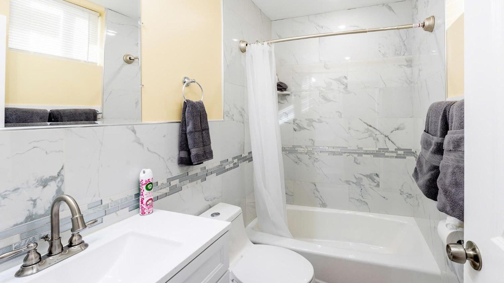 4br - Pet Friendly & Free Parking, Near Mbta Station 2331 Boston
