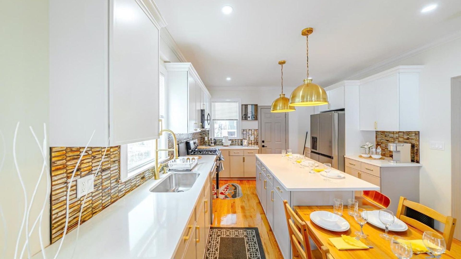 Modern 3br & 3ba - Patio, Bathtub, Walk To Red Line 82 Apartment Boston