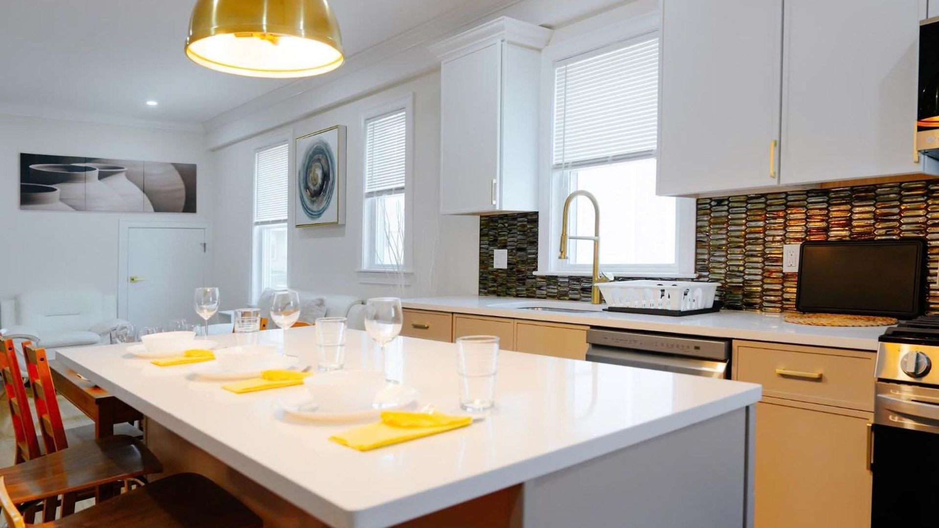 Modern 3br & 3ba - Patio, Bathtub, Walk To Red Line 82 Apartment Boston