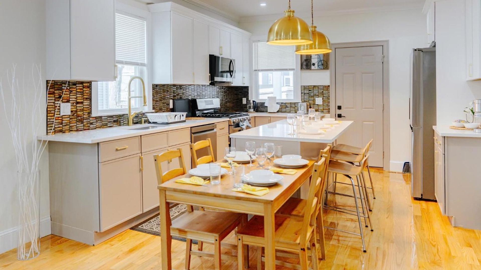 Modern 3br & 3ba - Patio, Bathtub, Walk To Red Line 82 Apartment Boston