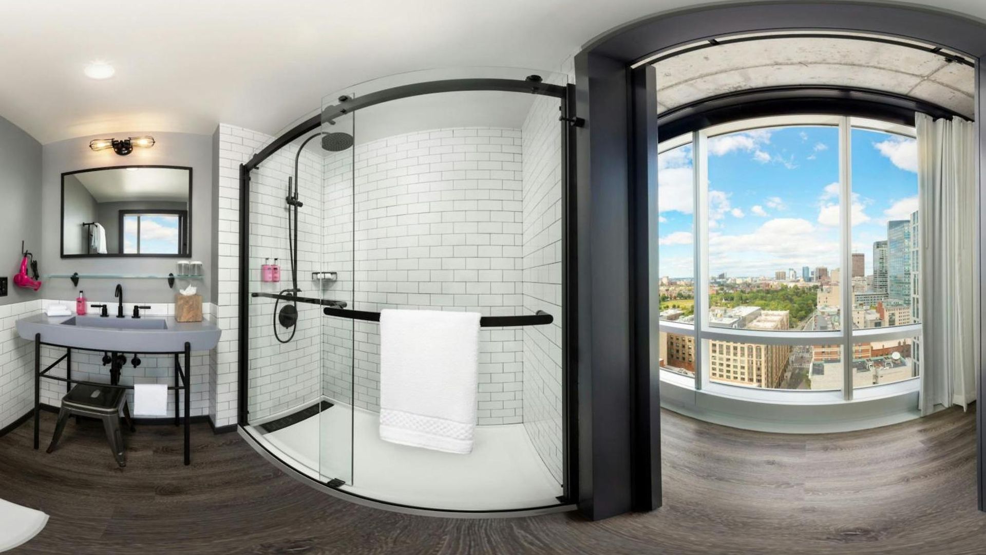 Hotel Moxy Downtown