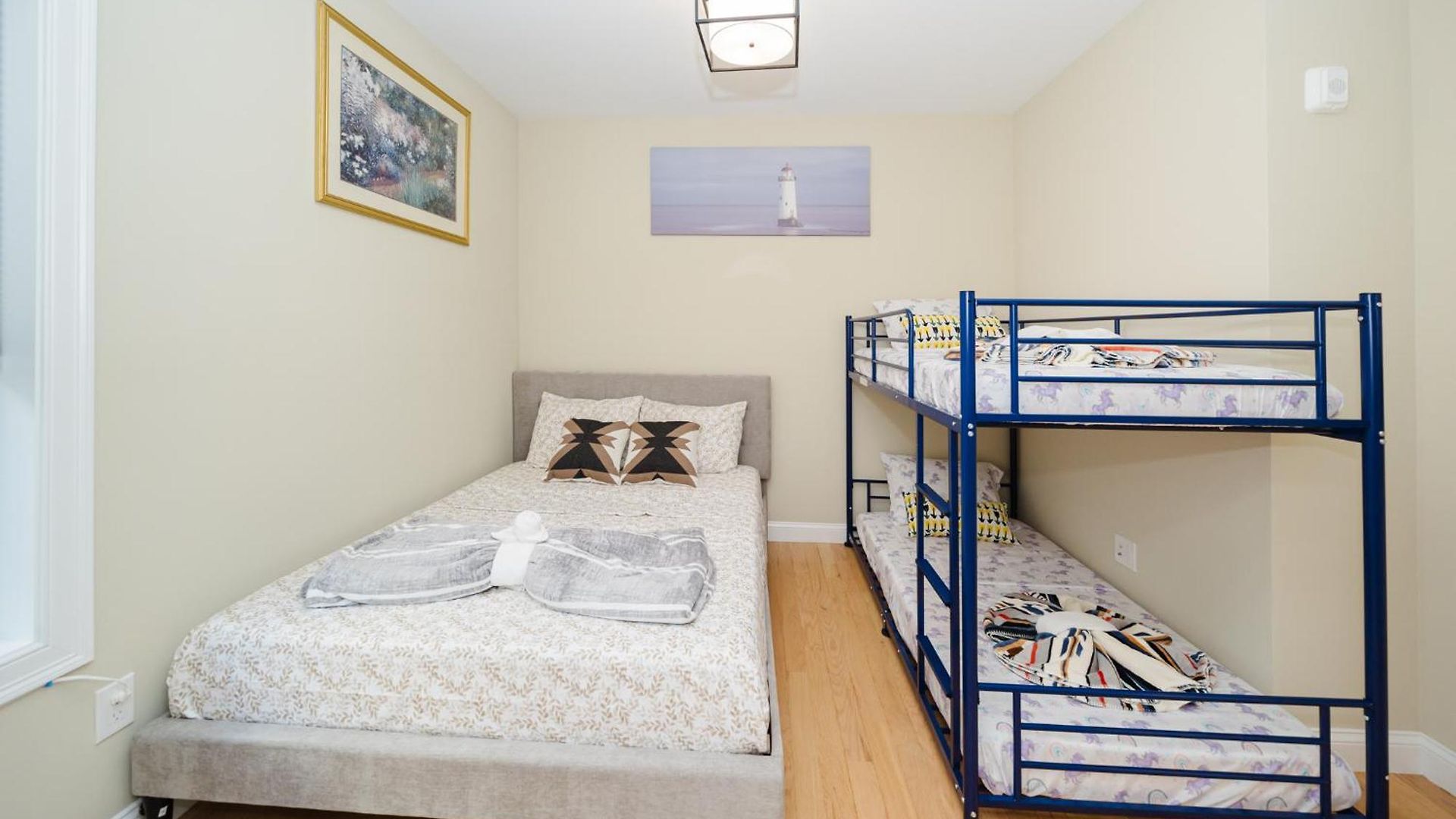 Apartment 4br World Cup Base - Cozy & Modern - Near Franklin Park 60-1