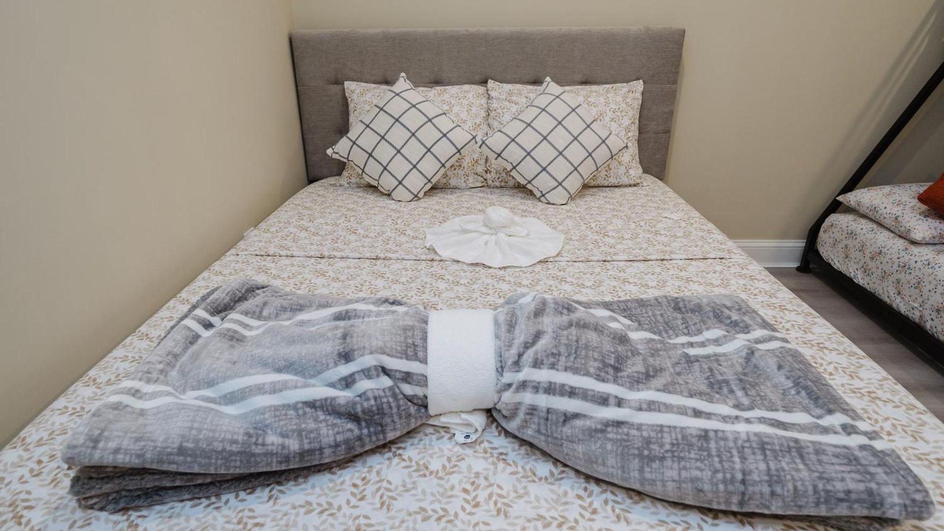 4br World Cup Base - Cozy & Modern - Near Franklin Park 60-1 Apartment