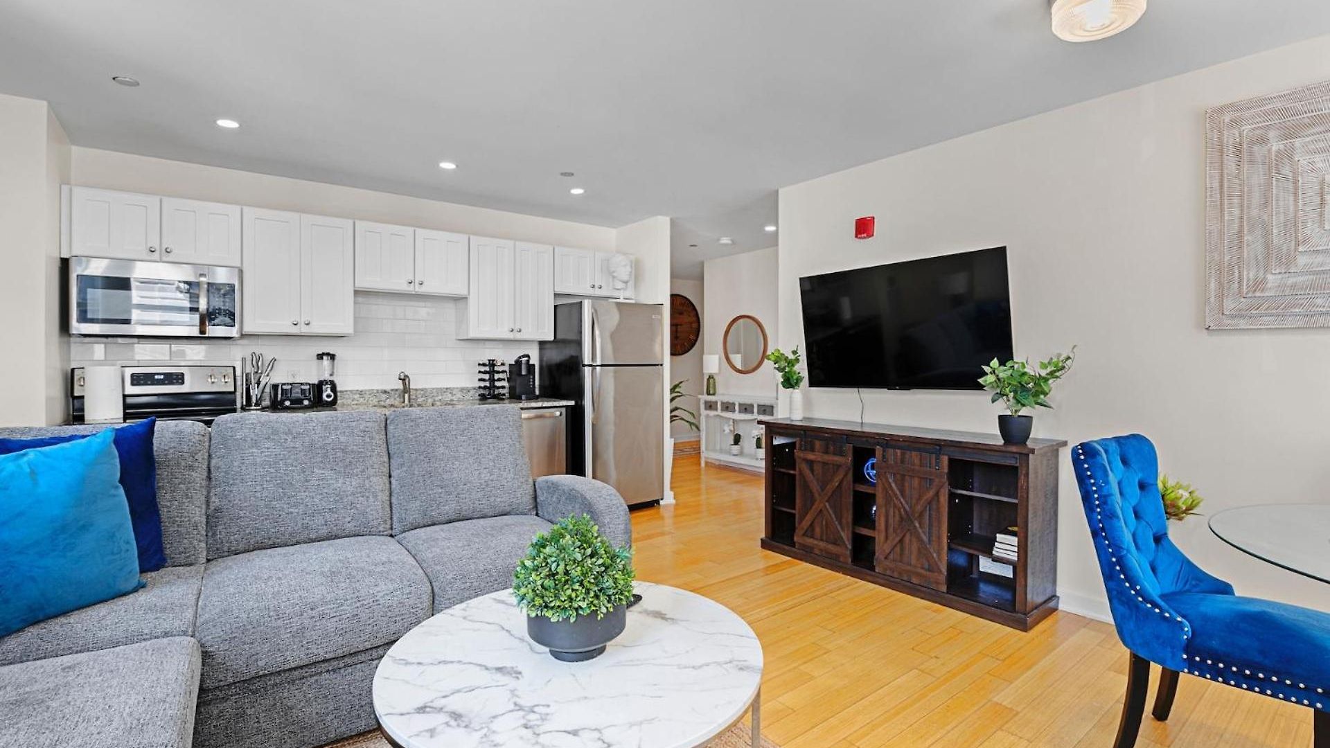 Furnished In Downtown Apartment