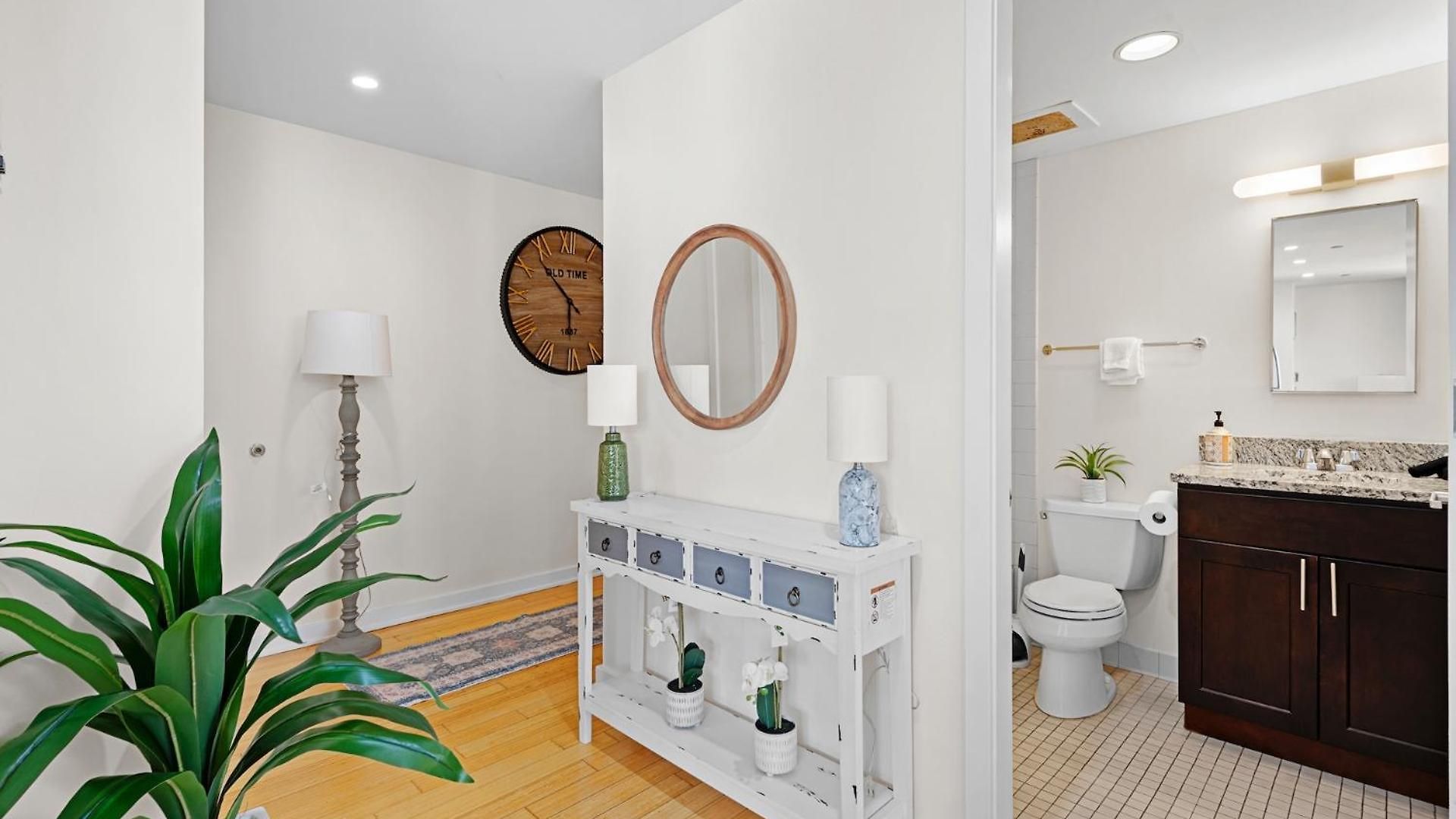 Furnished In Downtown Apartment *